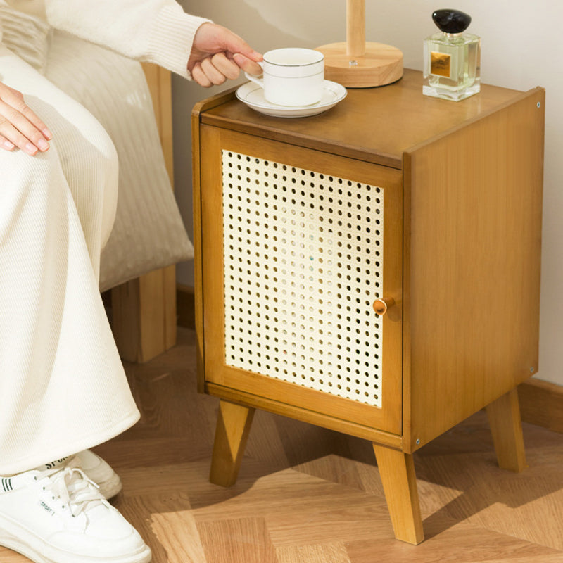Traditional Japanese Rectangular Medium Density Fiberboard Bamboo Nightstand 1-Cabinet For Bedroom